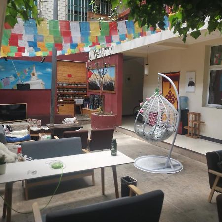 The Moon Bird Hostel Shangri-La Exterior photo