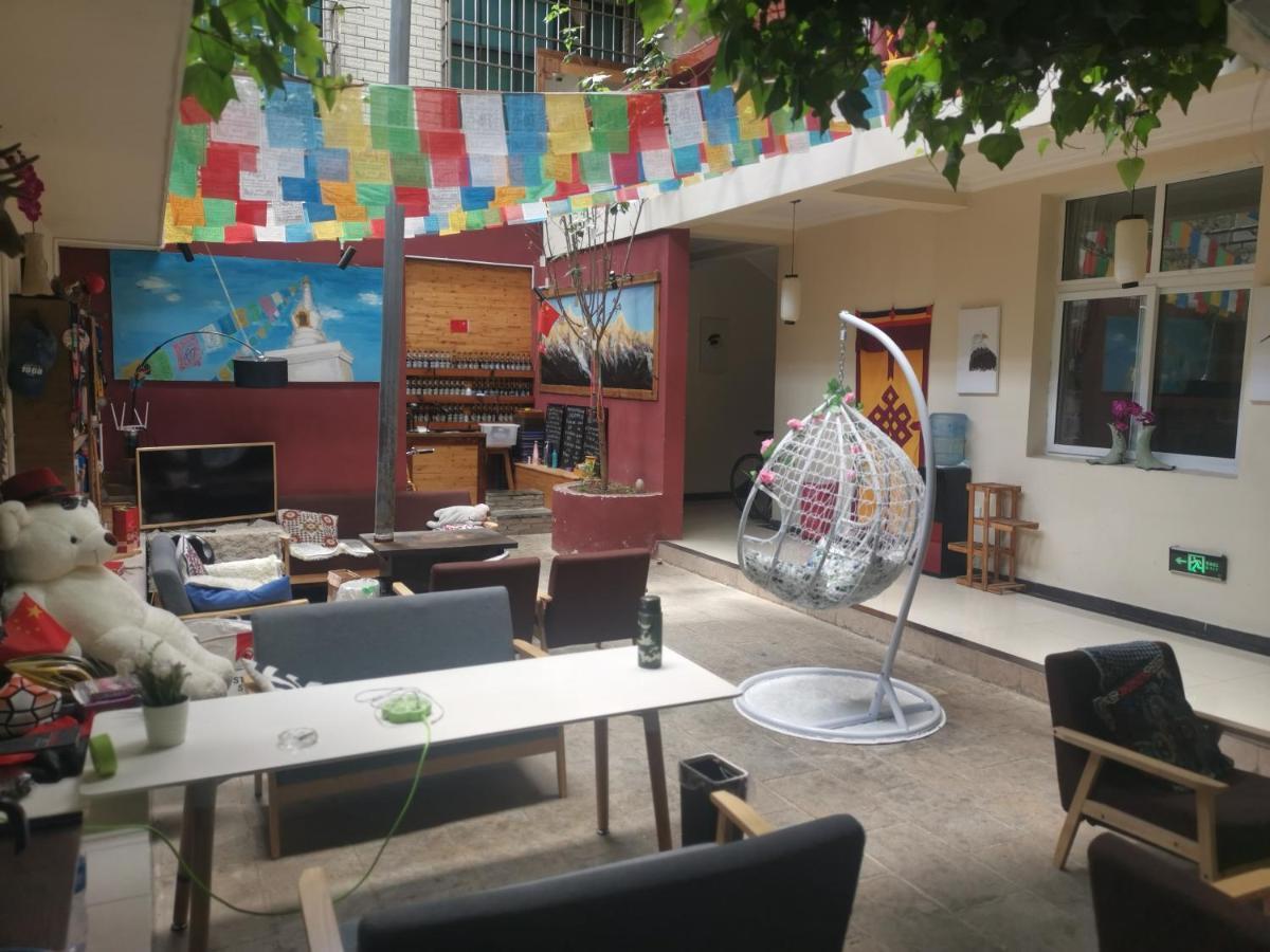The Moon Bird Hostel Shangri-La Exterior photo